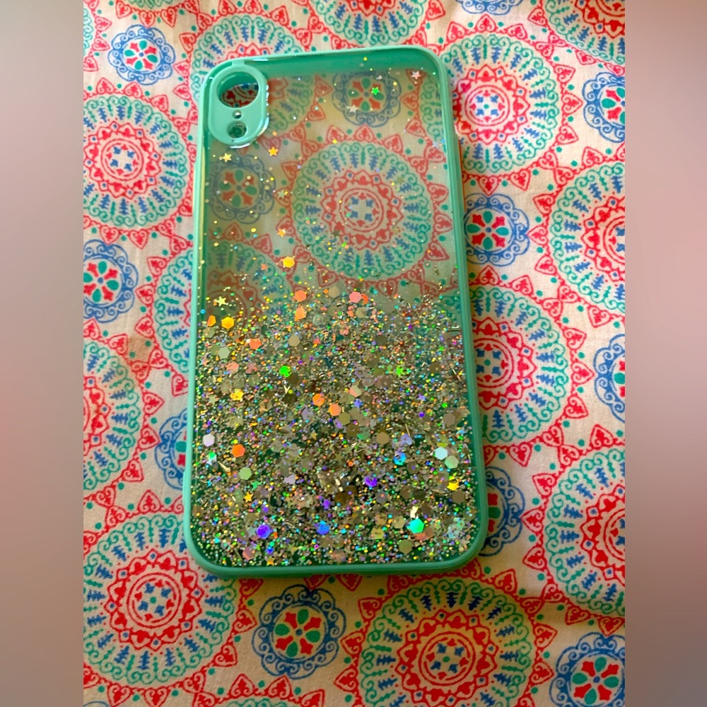I’m selling iPhone XR and iPhone 11 phone cases.